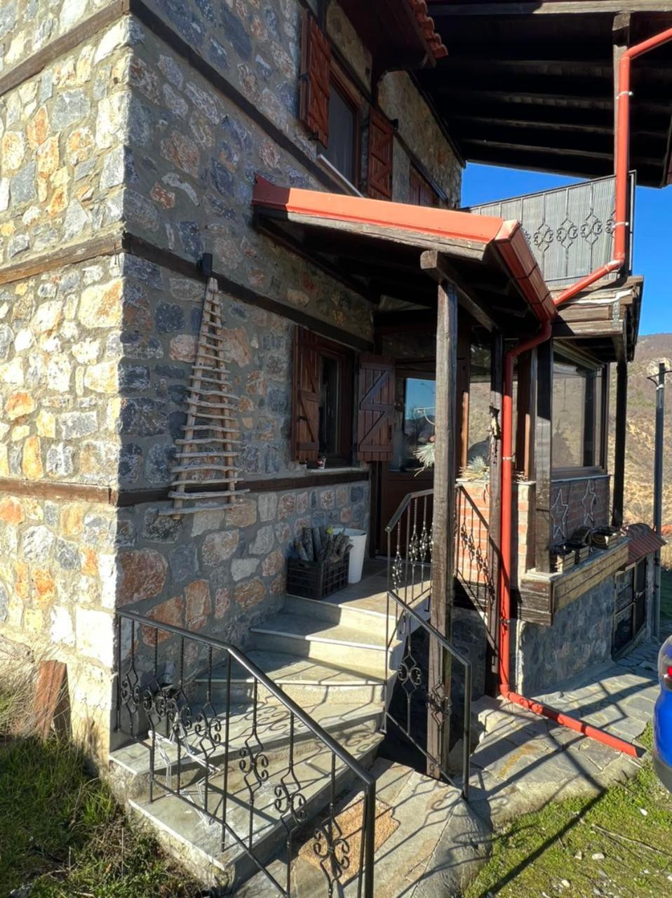 Mountain house photo 1