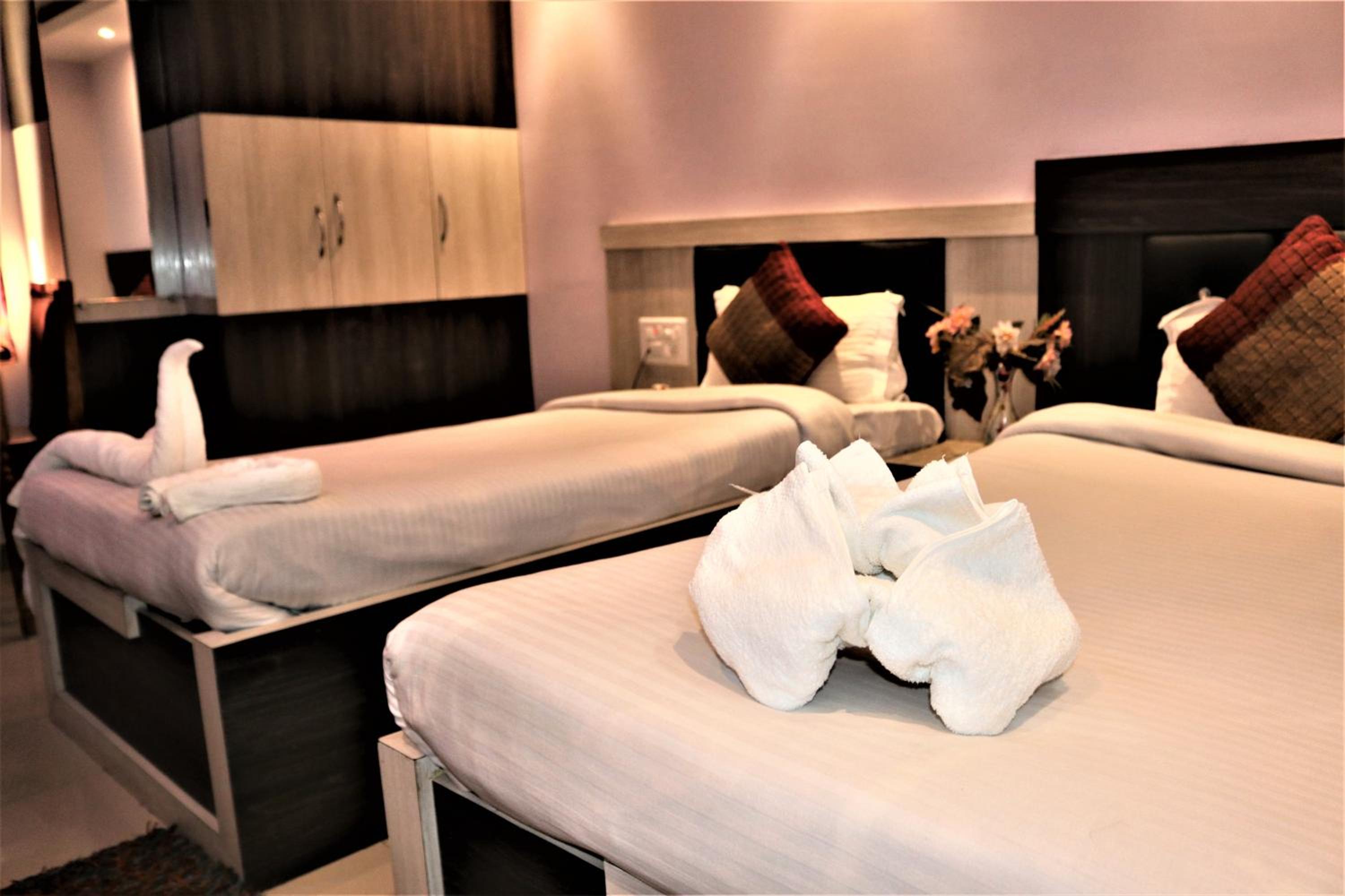 Hotel Vaishnavi Heights view 5