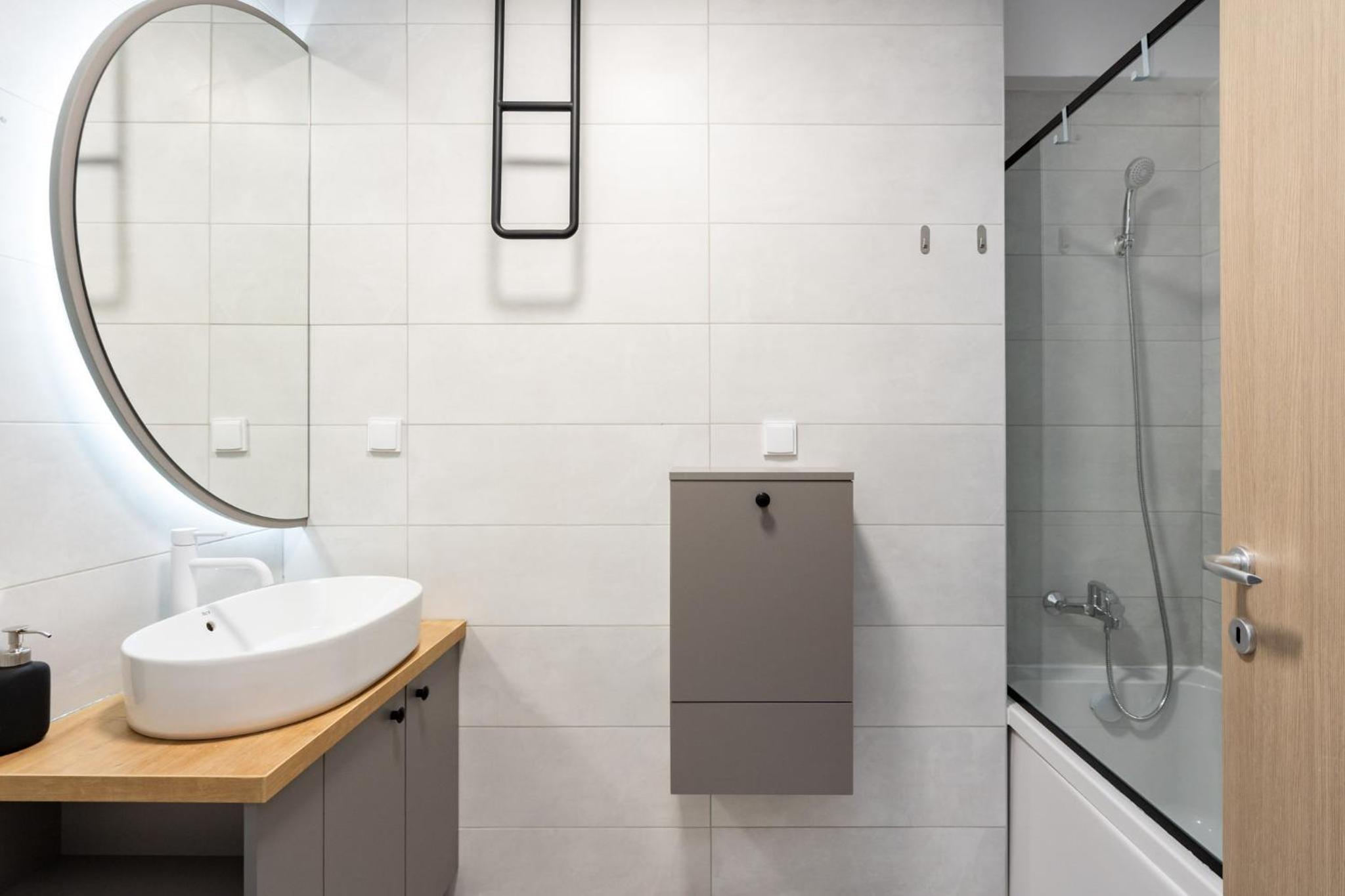 Classy Sassy - Elegant Escape in Timpuri Noi