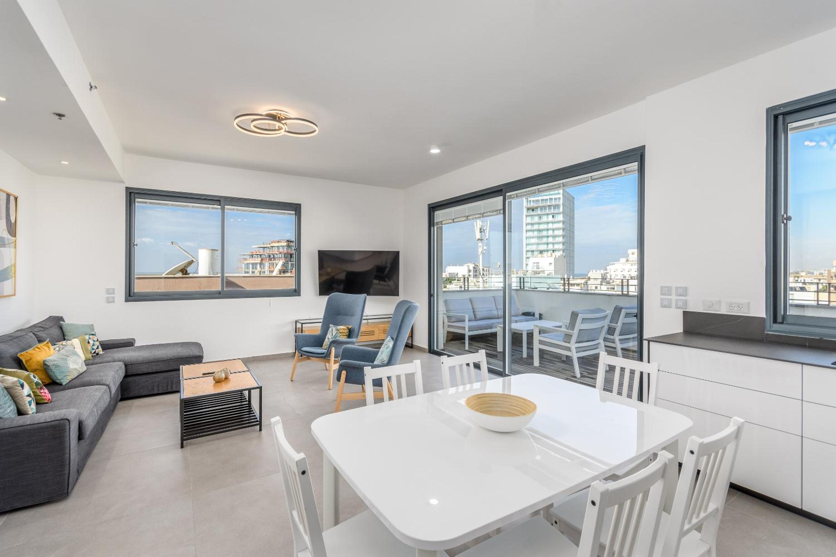 Superb penthouse north tel aviv view 4