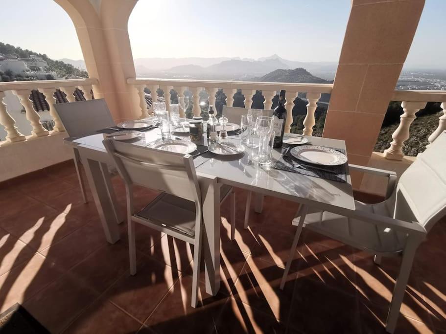 Self Contained hillside Villa with stunning vistas