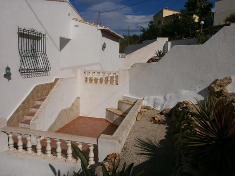 Self Contained hillside Villa with stunning vistas