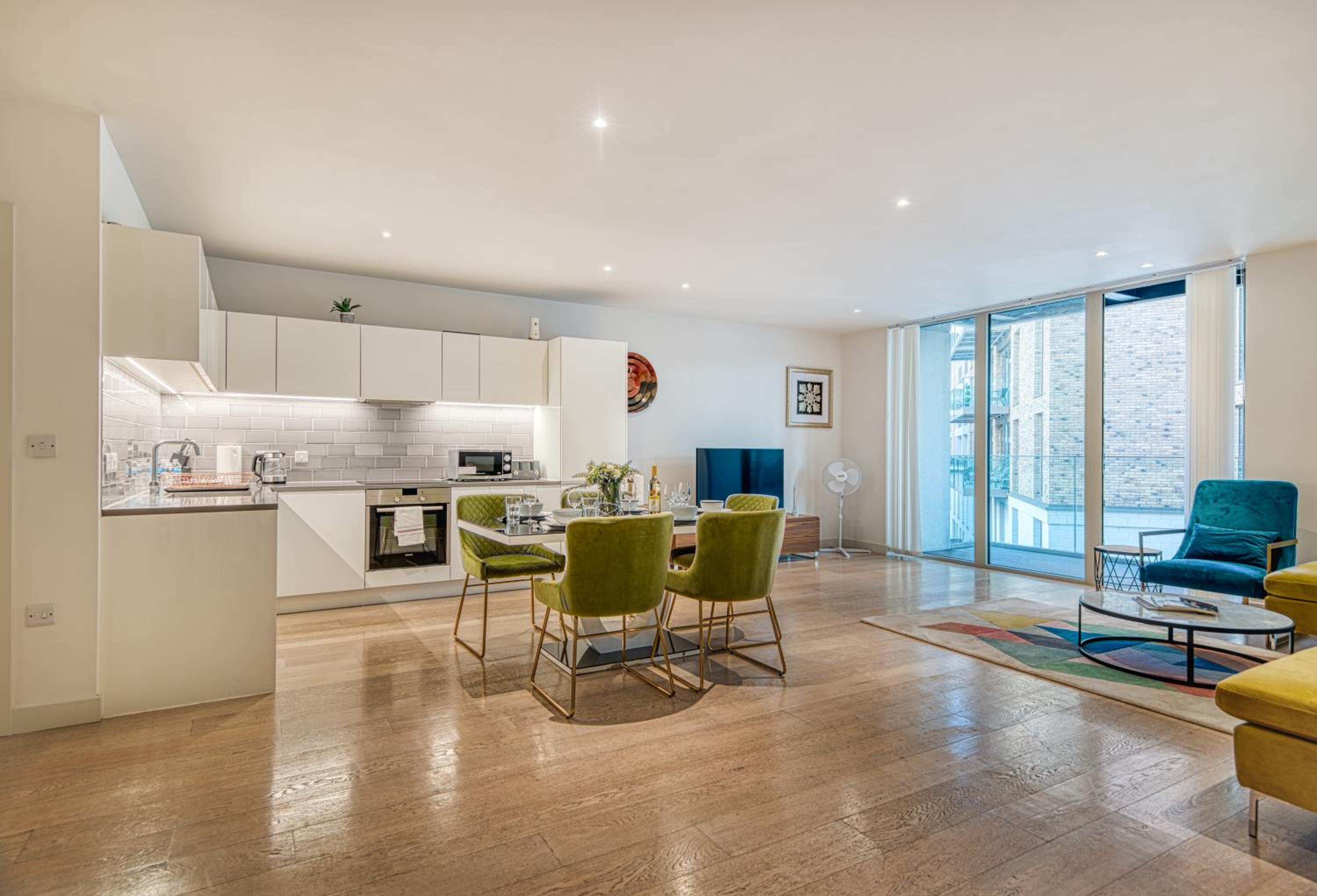 Austin David Apartments Royal Wharf