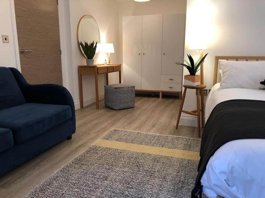 Chapel View - Huge Apartment near the Beach with Gated Parking