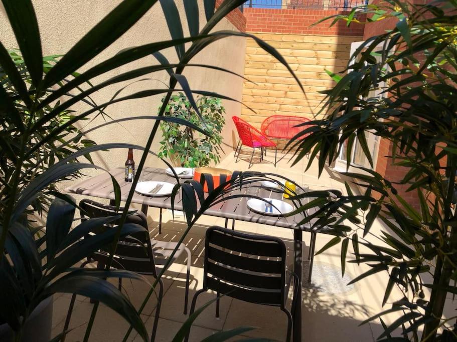 Chapel View - Huge Apartment near the Beach with Gated Parking