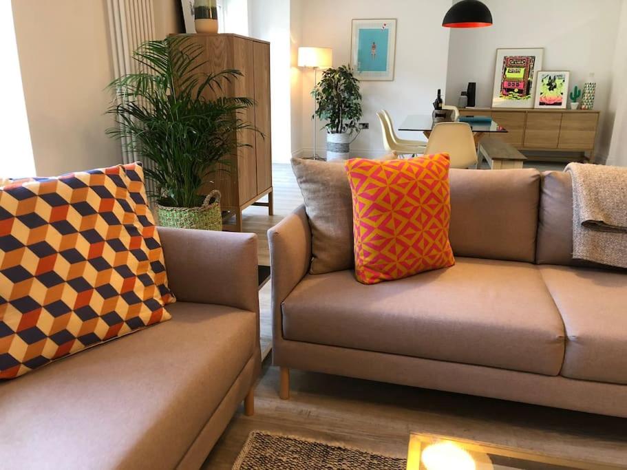 Chapel View - Huge Apartment near the Beach with Gated Parking