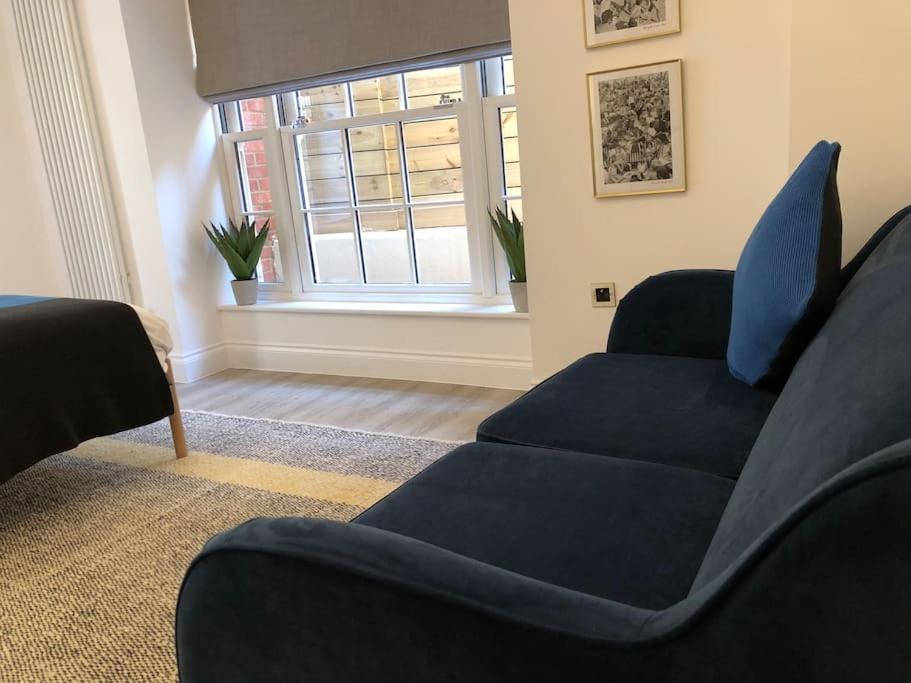 Chapel View - Huge Apartment near the Beach with Gated Parking