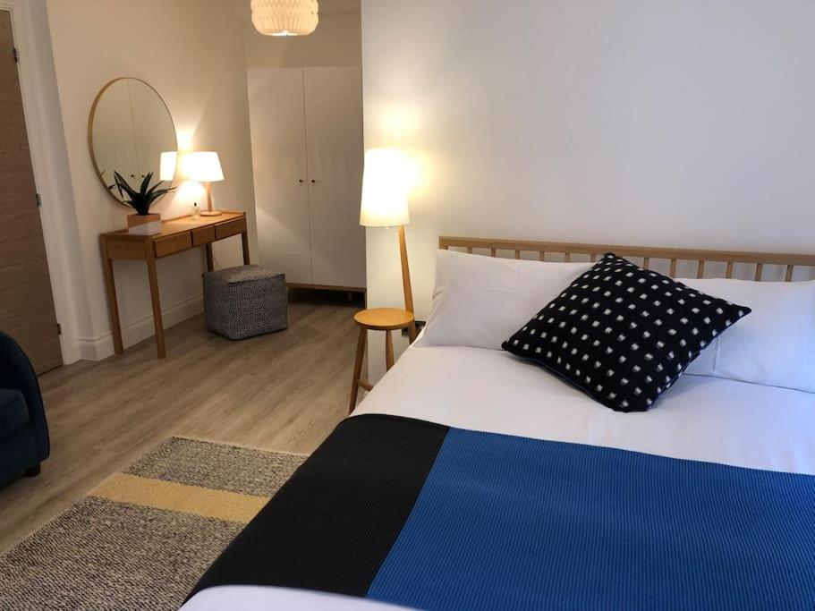 Chapel View - Huge Apartment near the Beach with Gated Parking