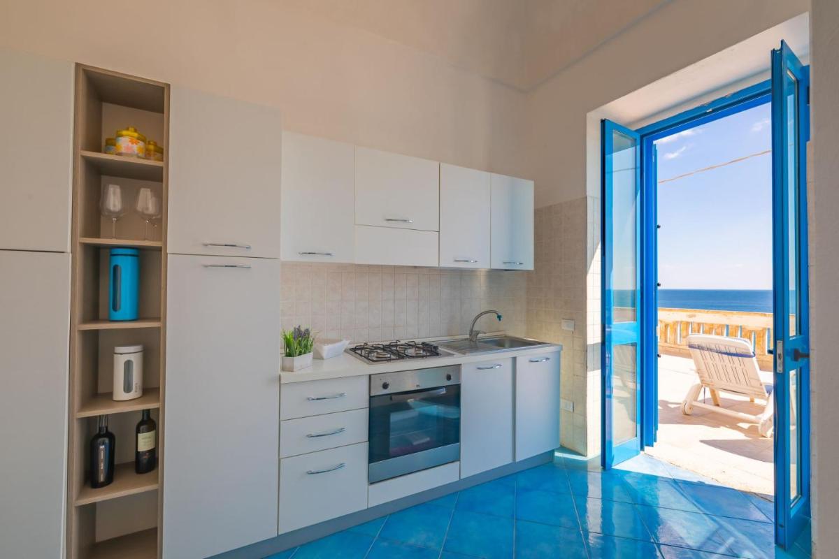 Mariné Rivedelsalento, casa vista mare a Castro photo 3