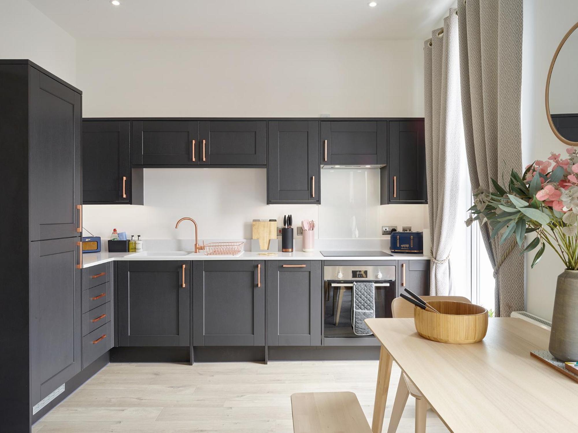 Curb Properties - Super 2 Bed Apartment 5 Min From Town Centre view 5