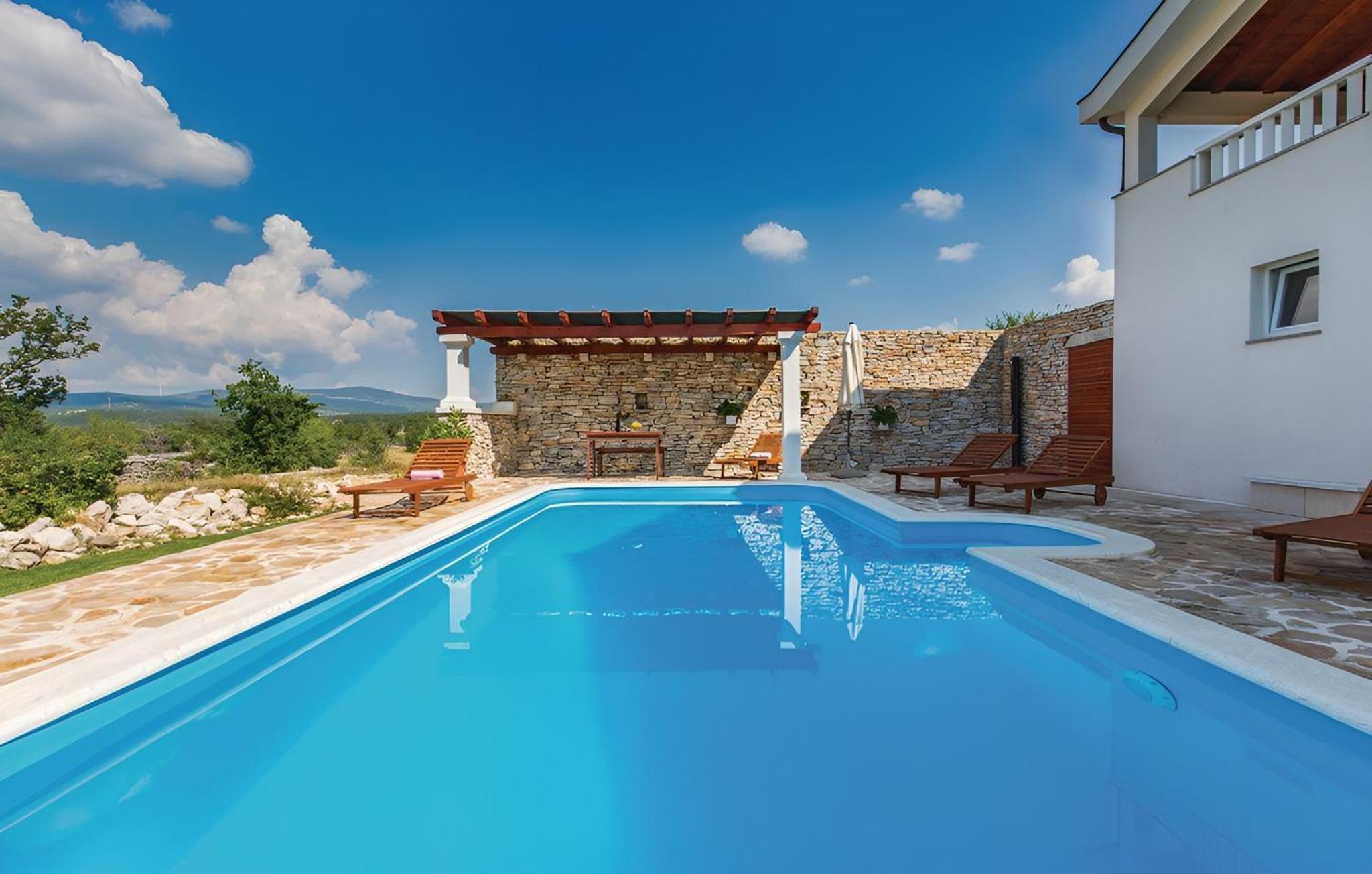 Villa Ivy with perfect privacy, pool, sauna and jacuzzi view 3