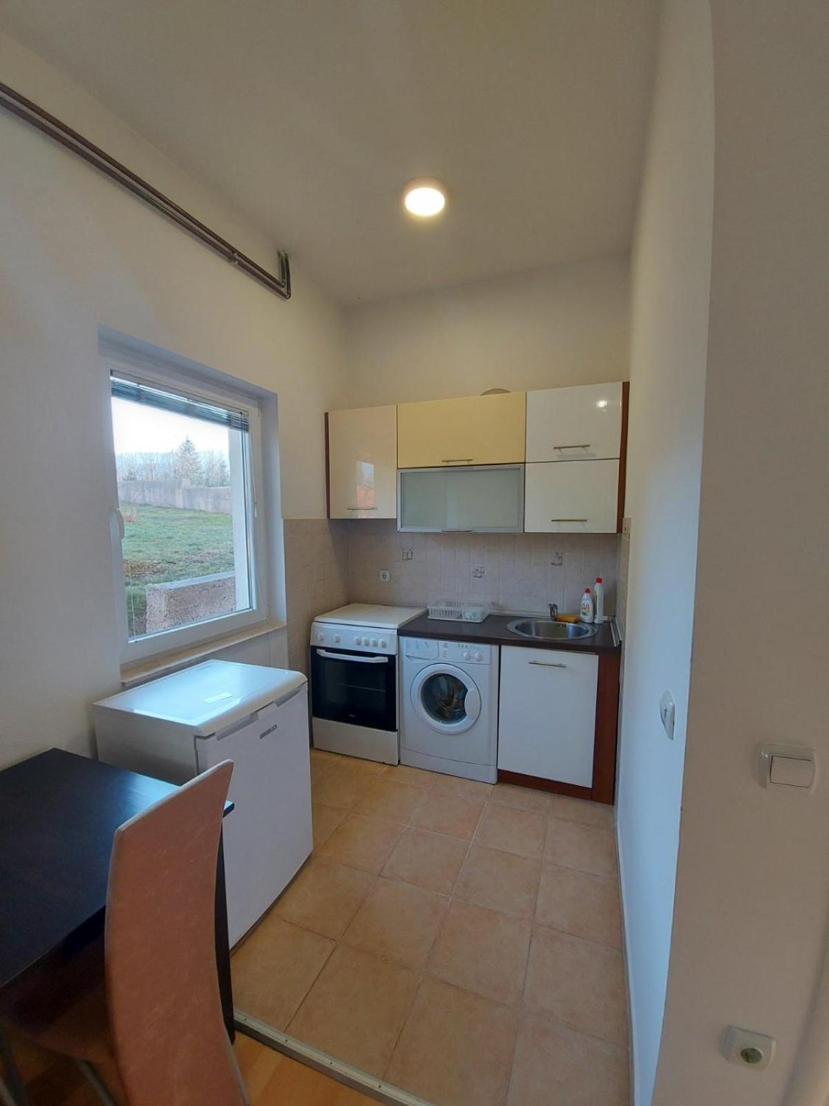 Stan na dan, IVANA, ljupki apartman sa parkingom