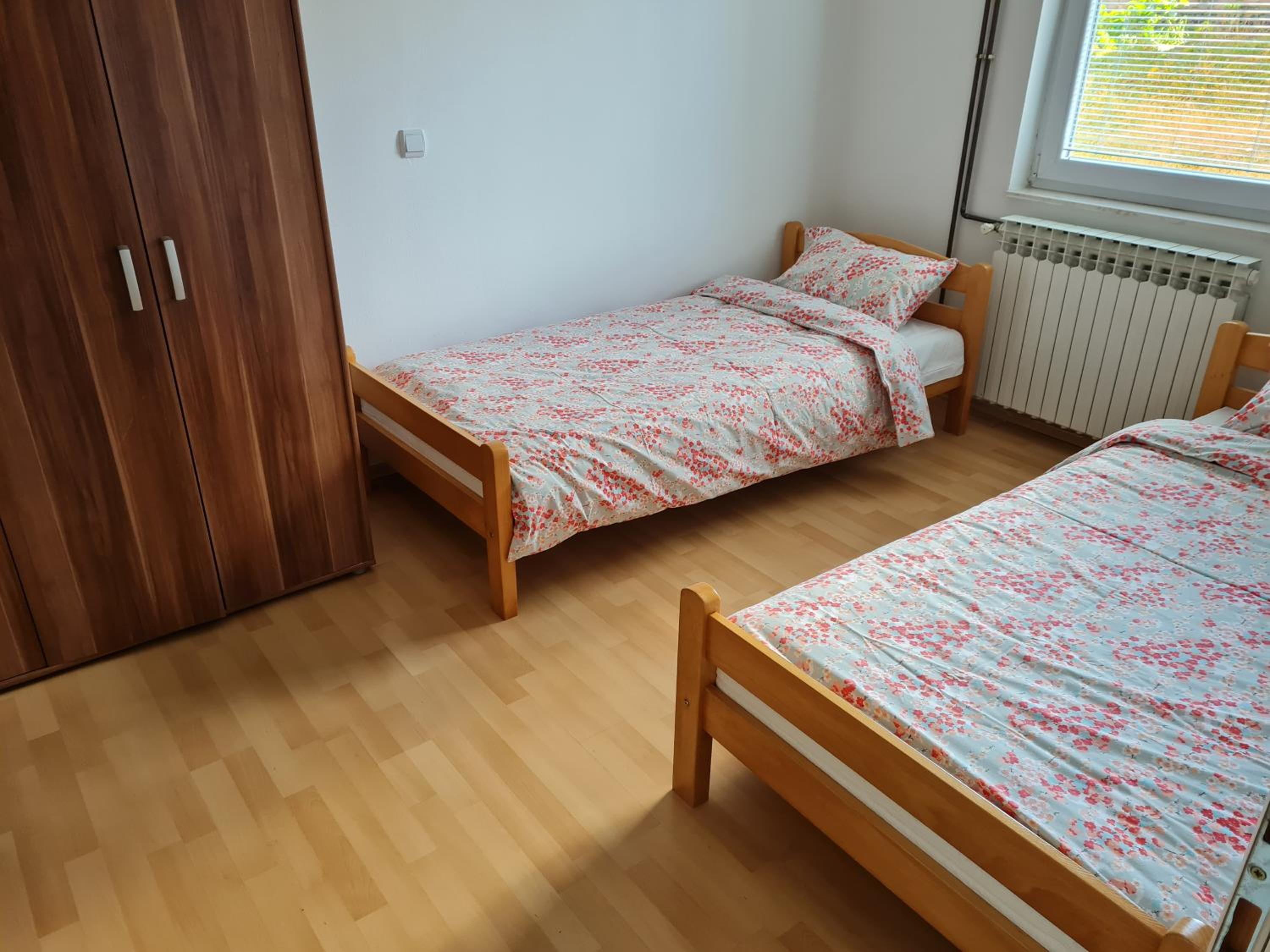 Stan na dan, IVANA, ljupki apartman sa parkingom