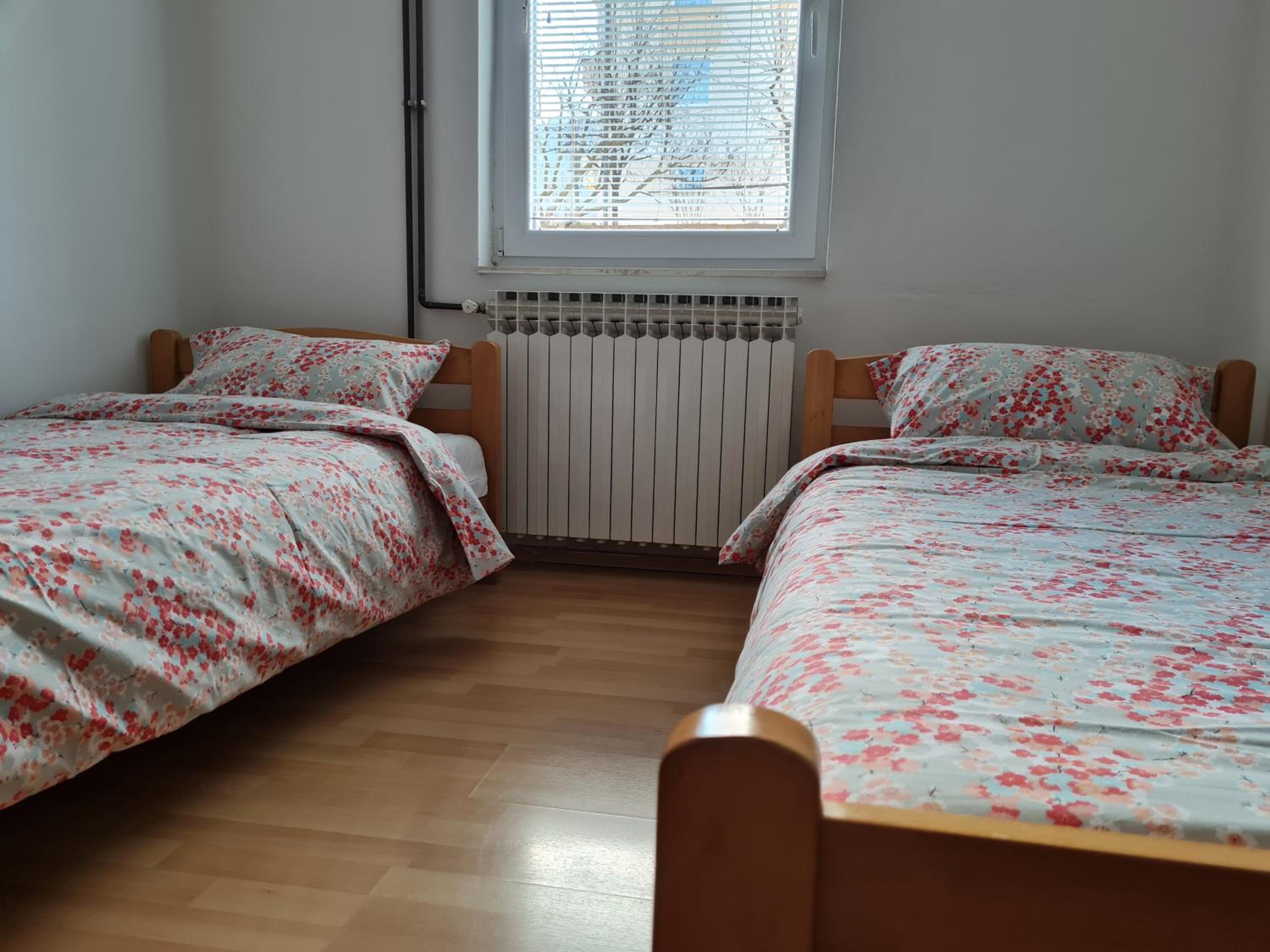 Stan na dan, IVANA, ljupki apartman sa parkingom
