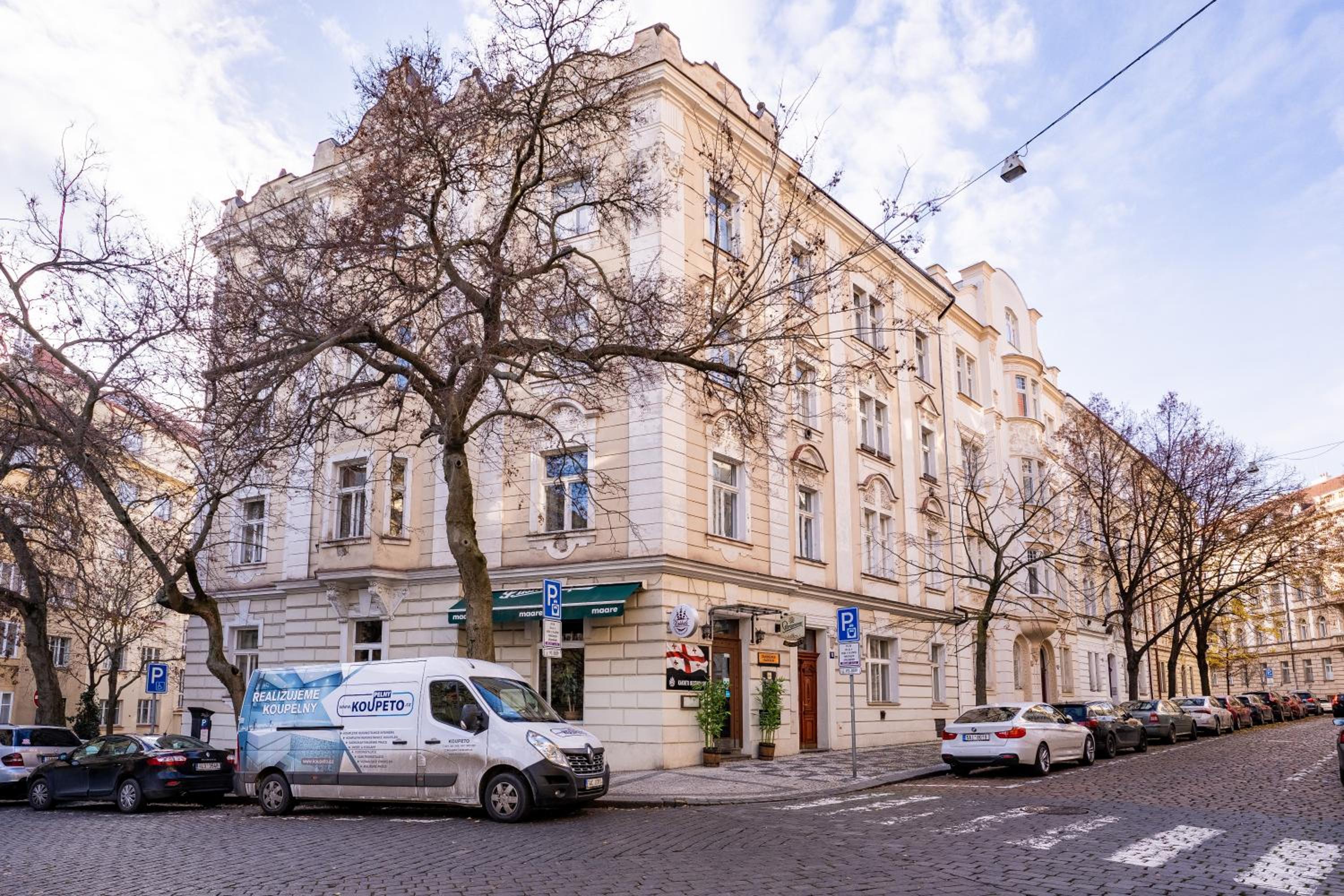 Prague Days - Family-friendly Apartment with Netflix in quiet Vinohrady