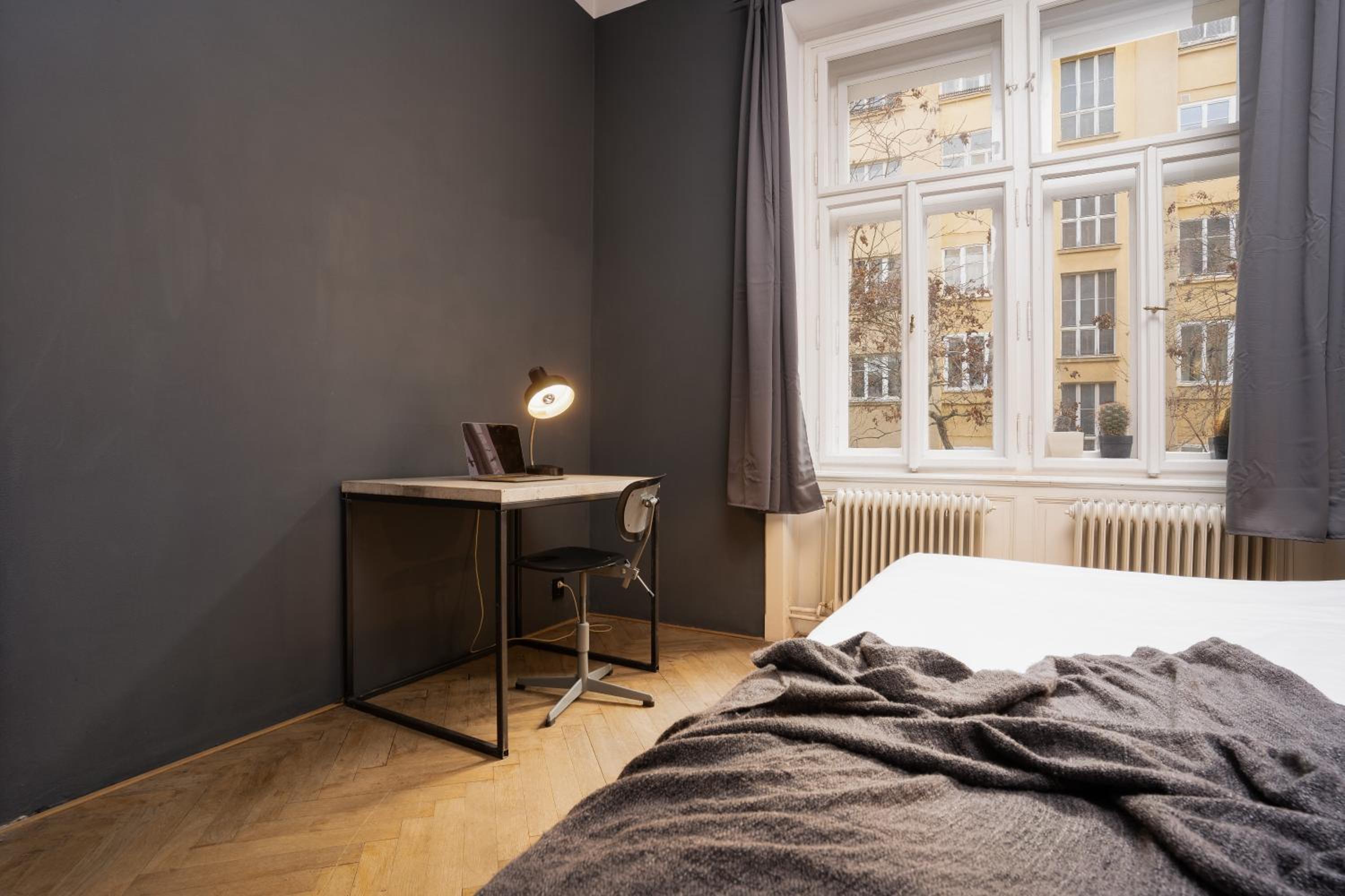 Prague Days - Family-friendly Apartment with Netflix in quiet Vinohrady