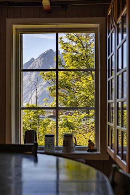 Sharming cabin in Sund view 2