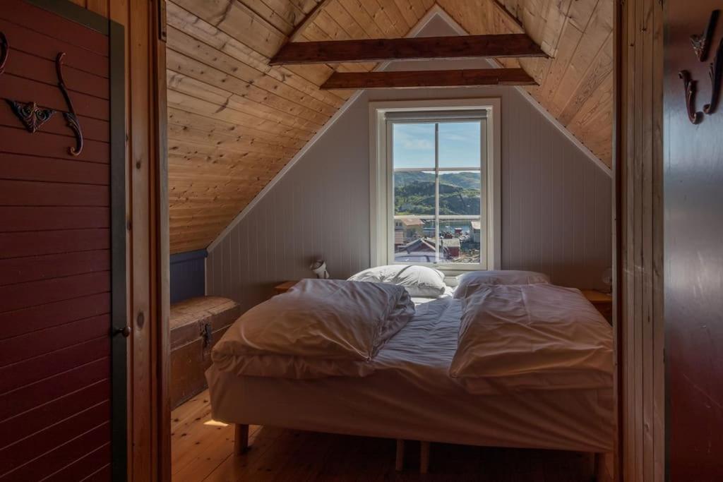 Sharming cabin in Sund view 3