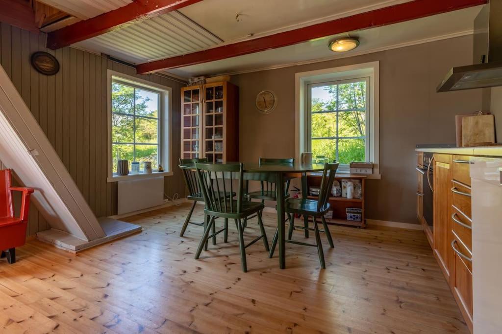 Sharming cabin in Sund view 5