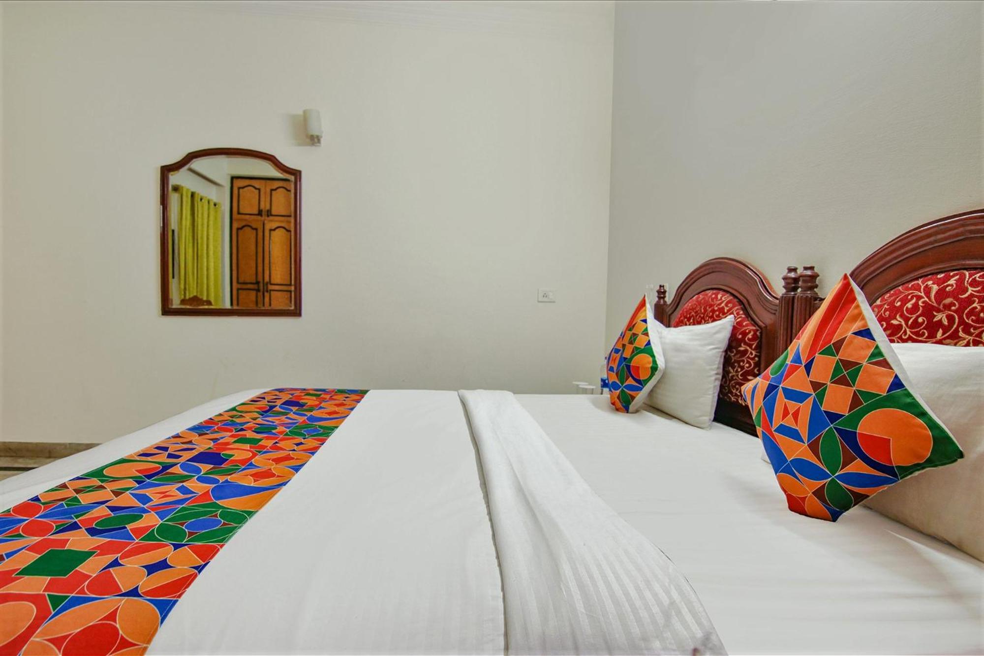 Gurgaon Vacations - FabHotel Singh Suite - Property Image 12