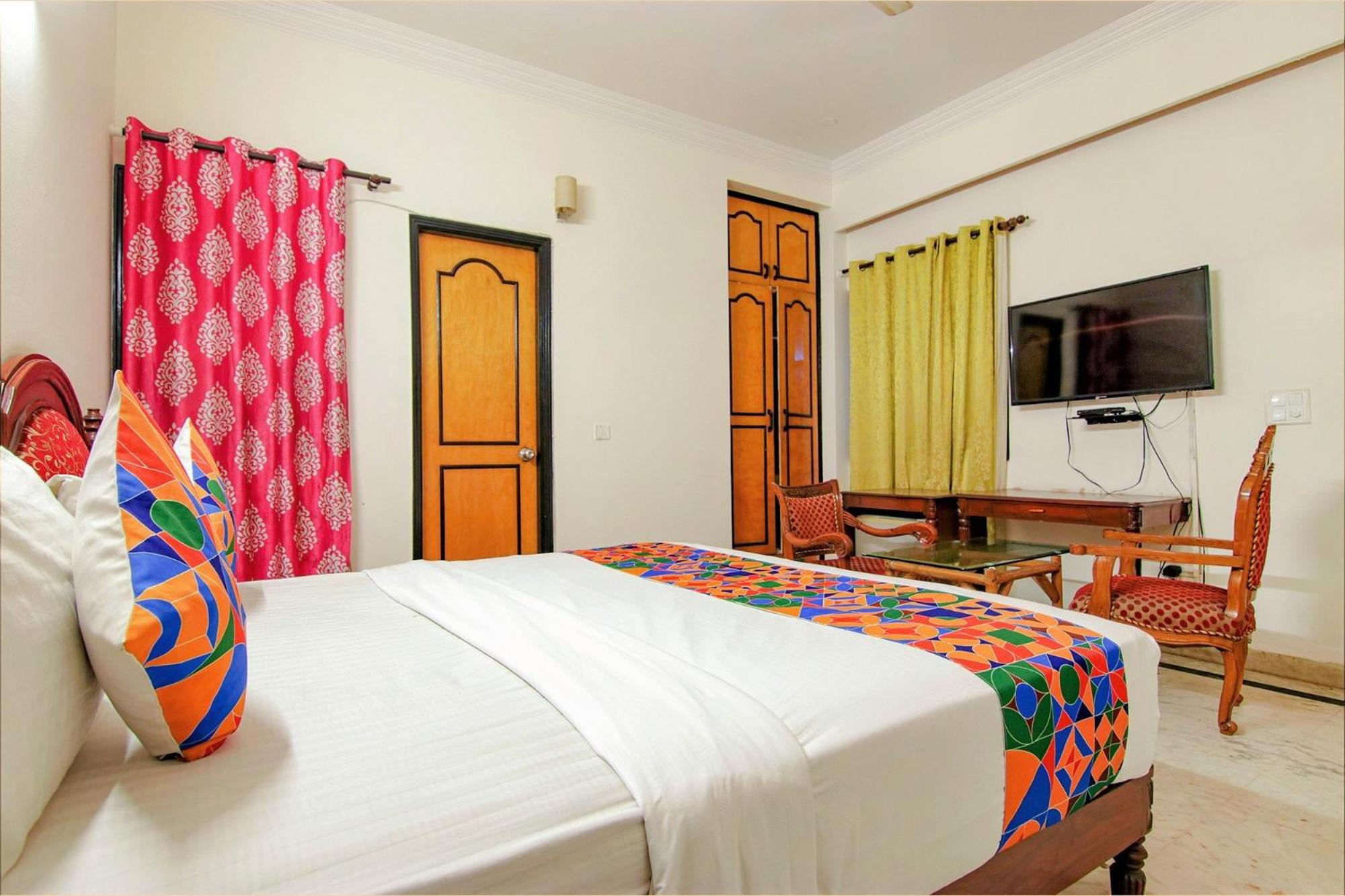 Gurgaon Vacations - FabHotel Singh Suite - Property Image 4