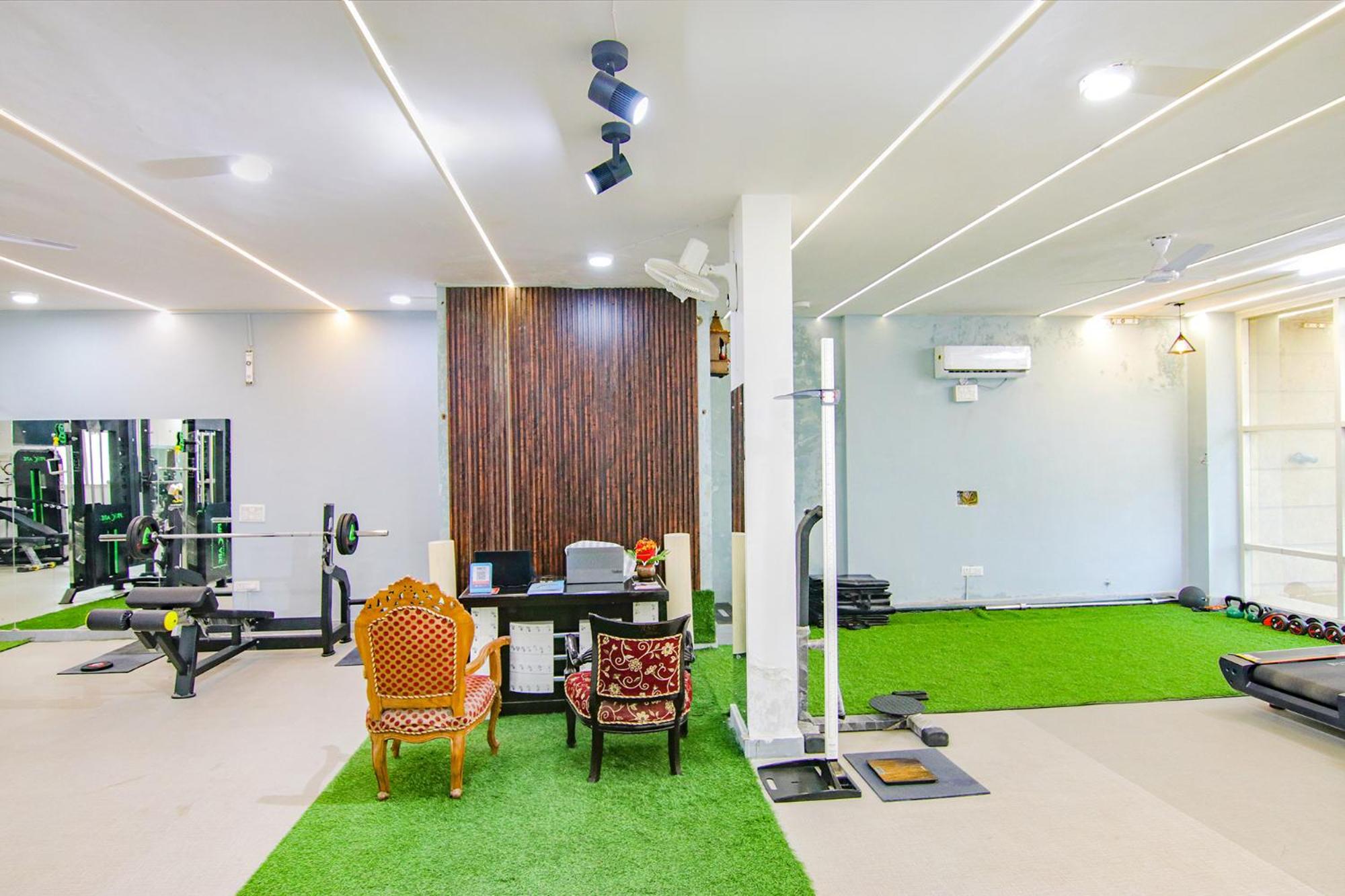 Gurgaon Vacations - FabHotel Singh Suite - Property Image 8