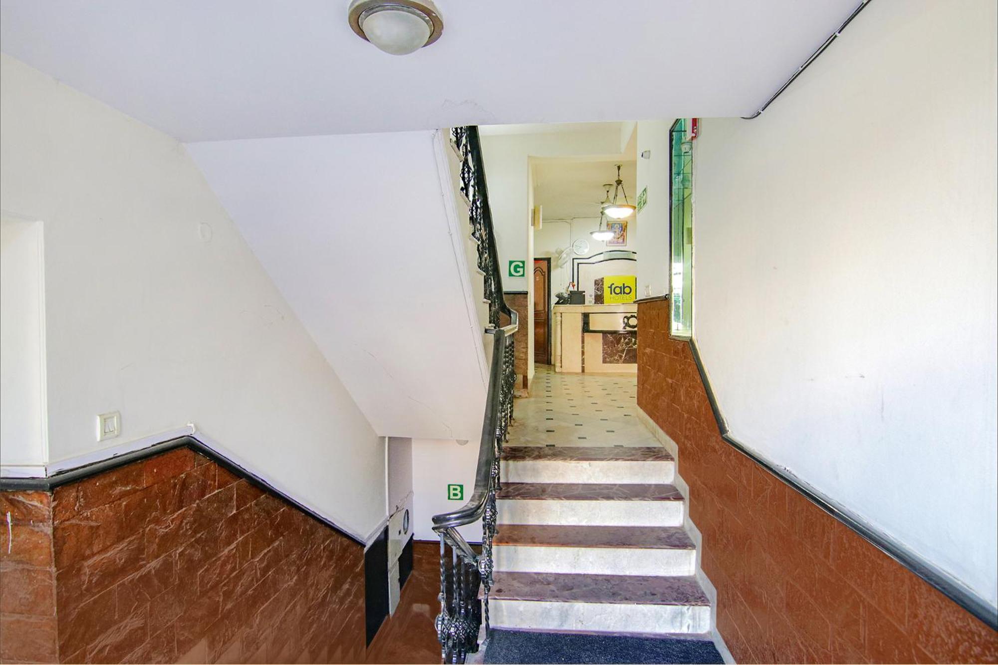 Gurgaon Vacations - FabHotel Singh Suite - Property Image 9