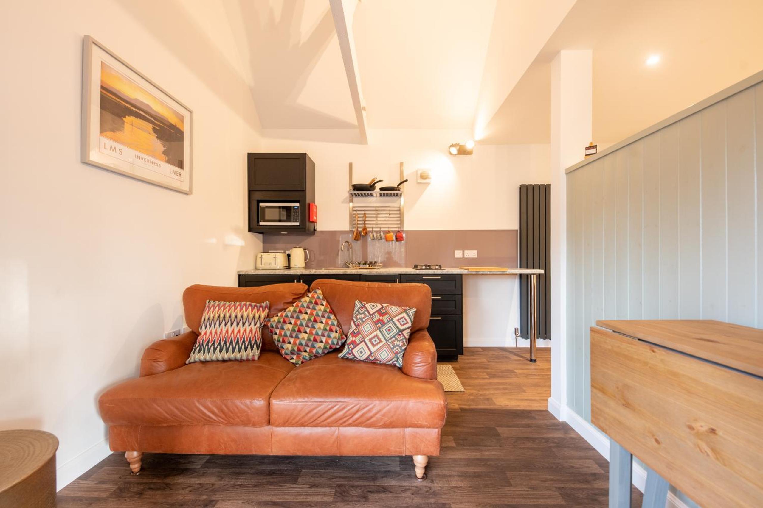 Little Wyvis Lodge view 3