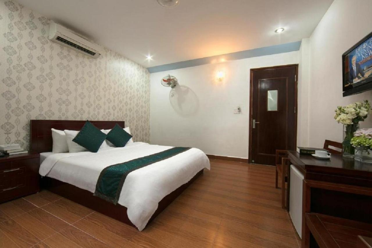 catba island hostel