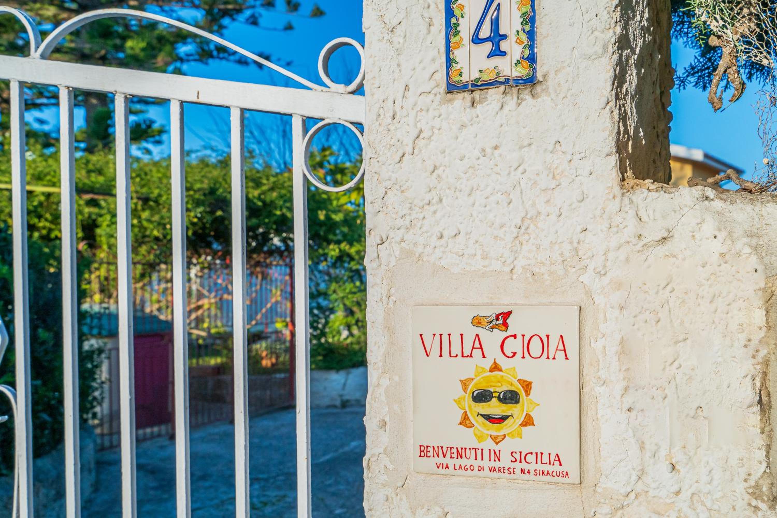 Villa Gioia 400m from the beach view 3