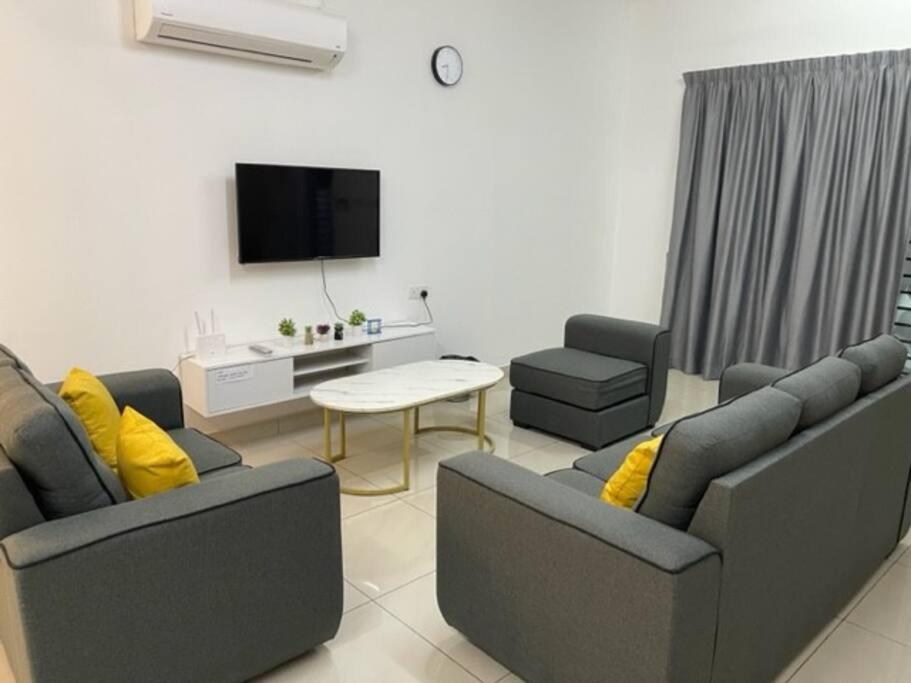 KY Happiness Homestay Tanjong Karang 快乐民宿 photo 1
