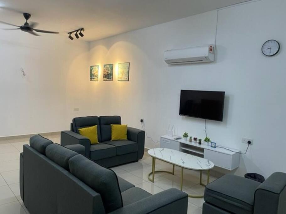 KY Happiness Homestay Tanjong Karang 快乐民宿 photo 2