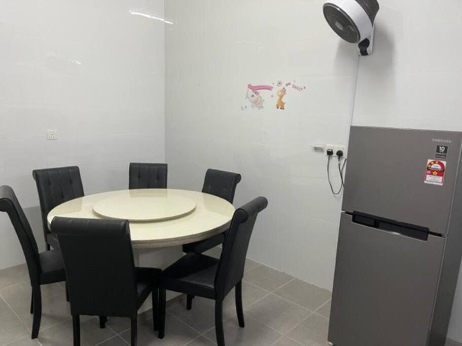 KY Happiness Homestay Tanjong Karang 快乐民宿 photo 7