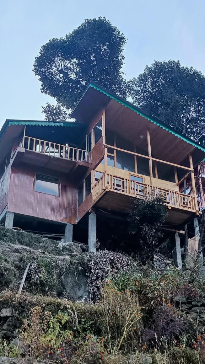 Luxury Treehouse with Jacuzzi in Jibhi view 3
