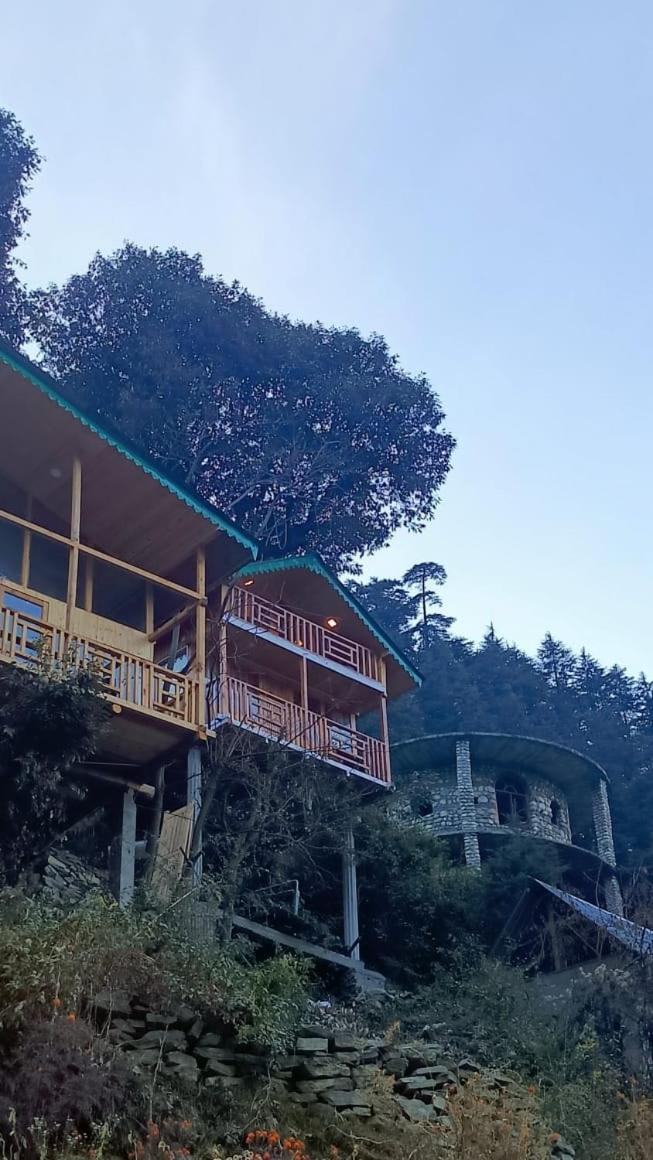 Luxury Treehouse with Jacuzzi in Jibhi view 4