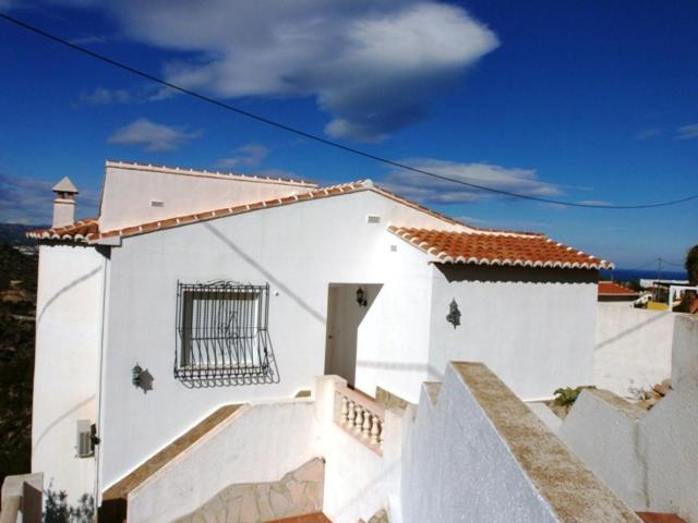 Self Contained hillside Villa with stunning vistas