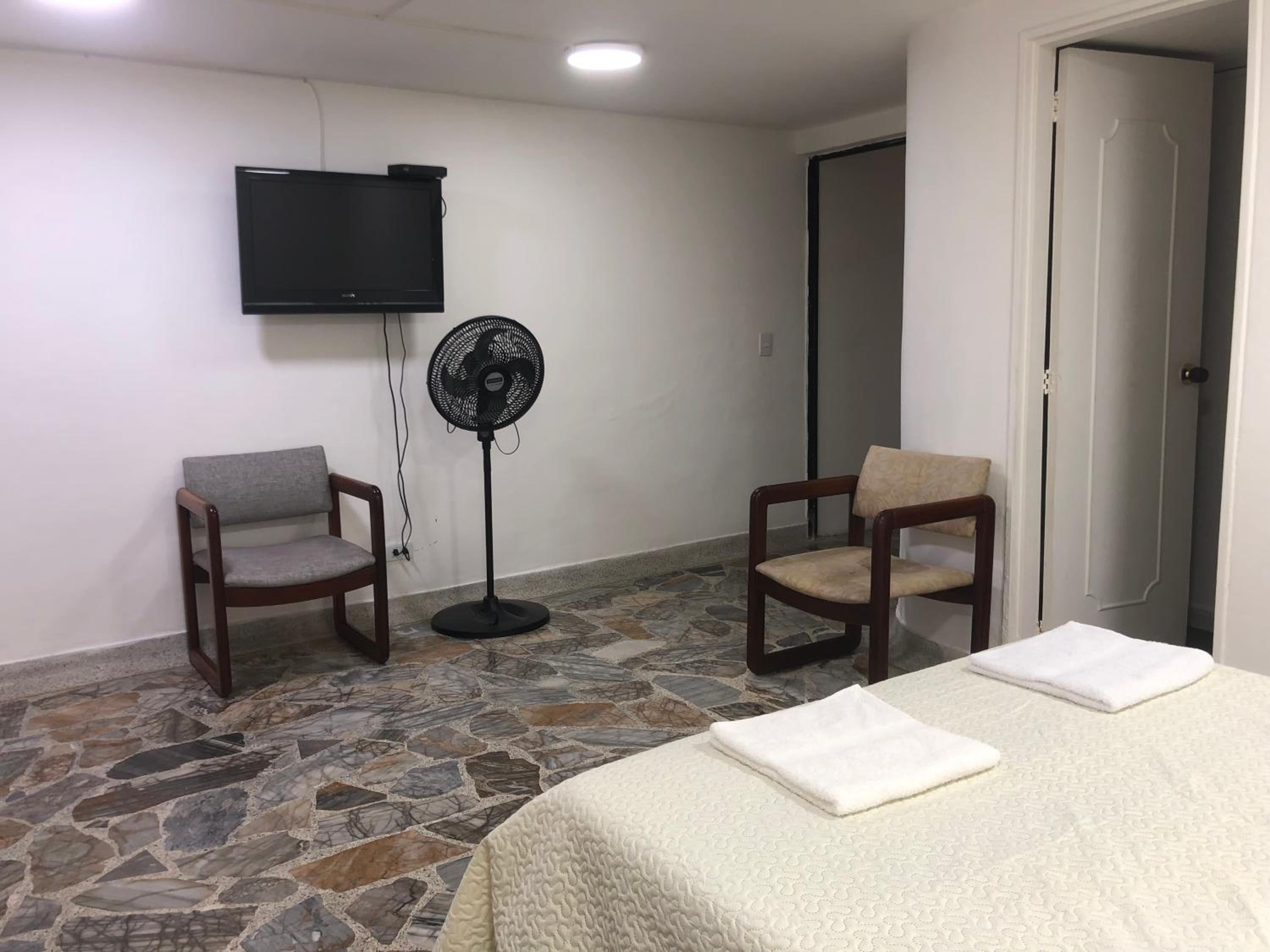 Céntrico apartamento y bien ubicado en laureles 202