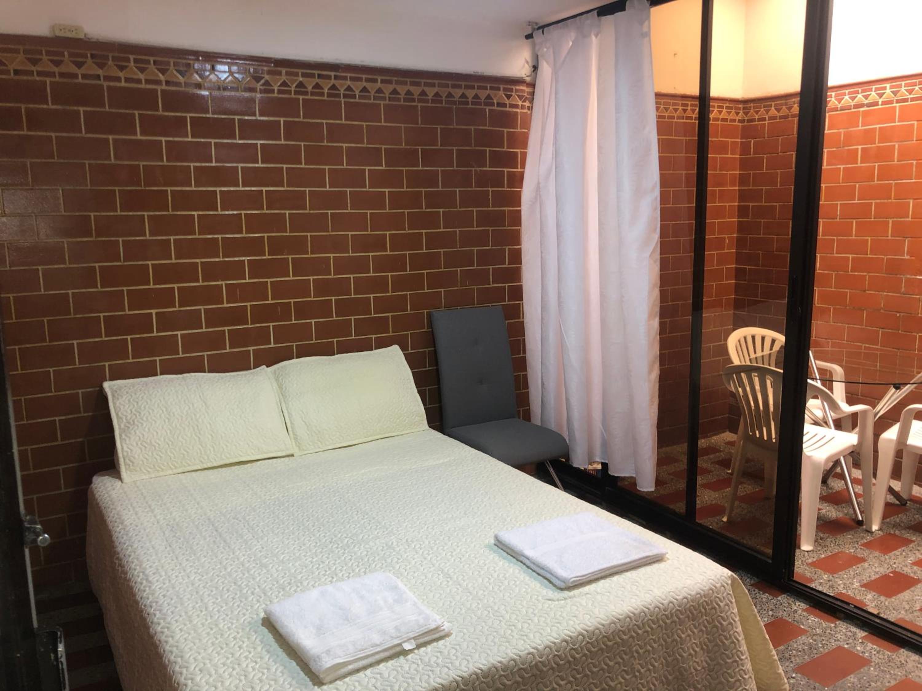 Céntrico apartamento y bien ubicado en laureles 202