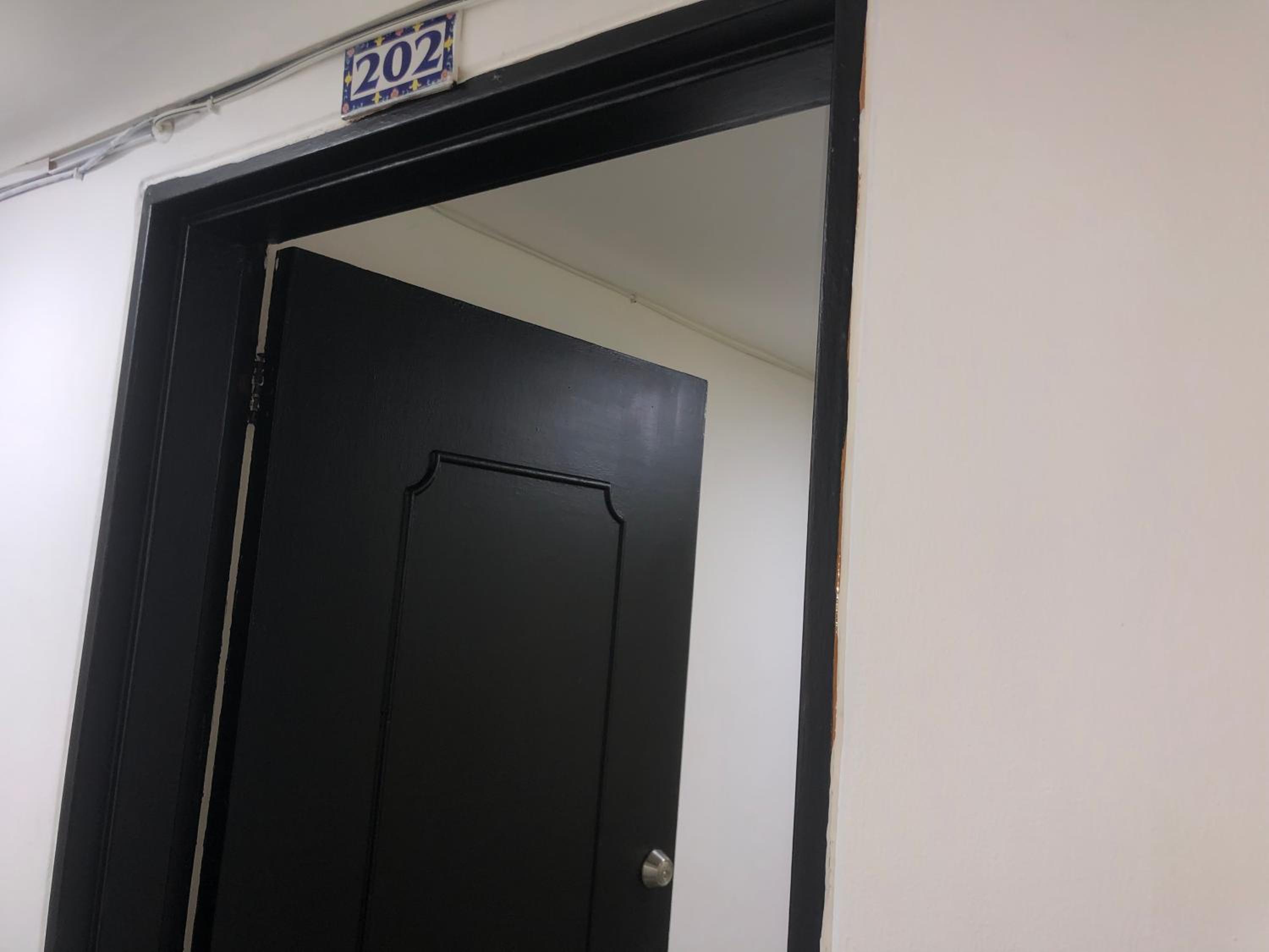Céntrico apartamento y bien ubicado en laureles 202