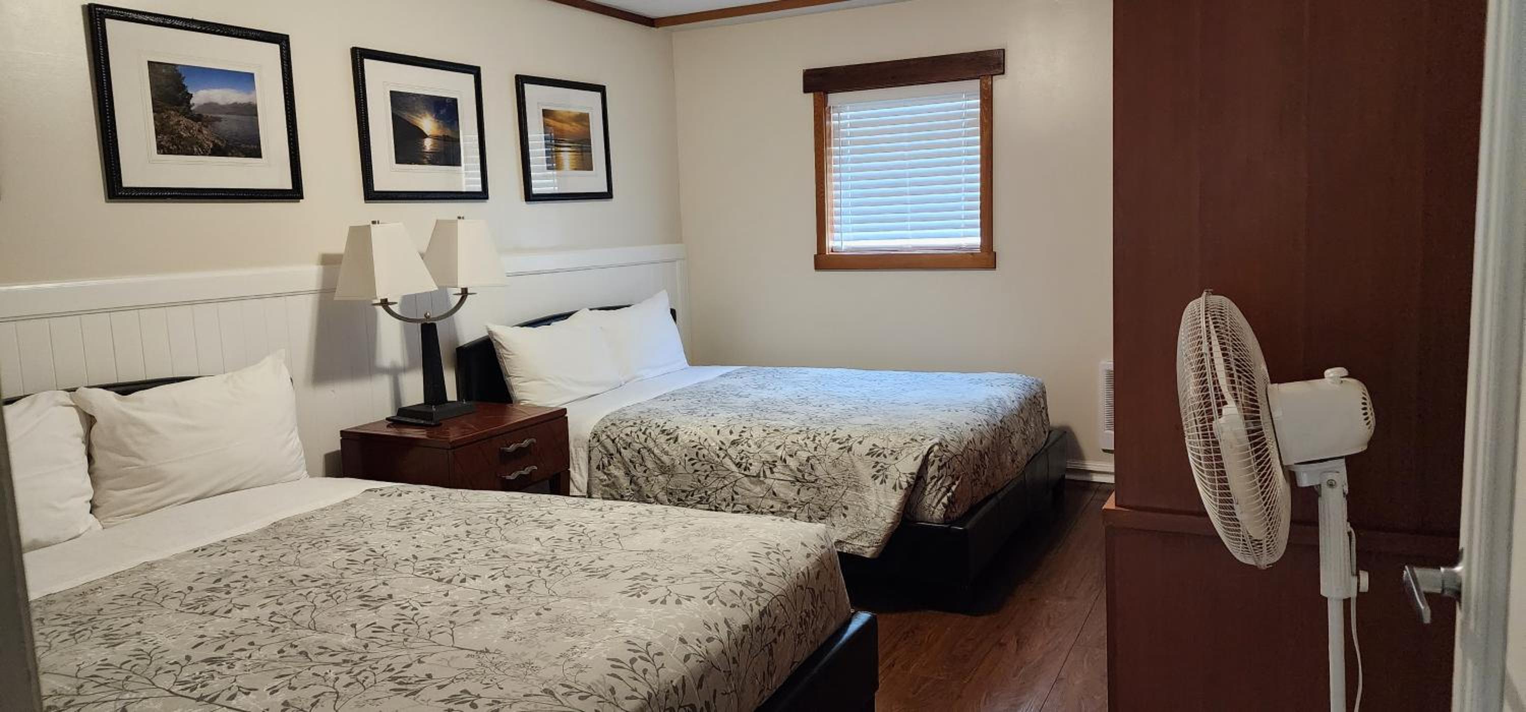 Meares Vista Inn