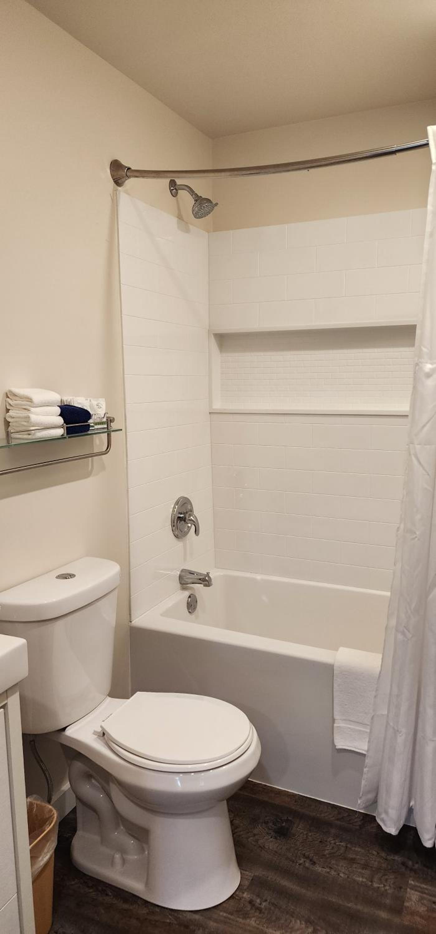Tofino Vacations - Meares Vista Inn - Property Image 12