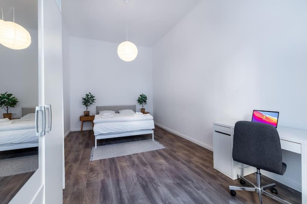 Stylish central apartment view 4