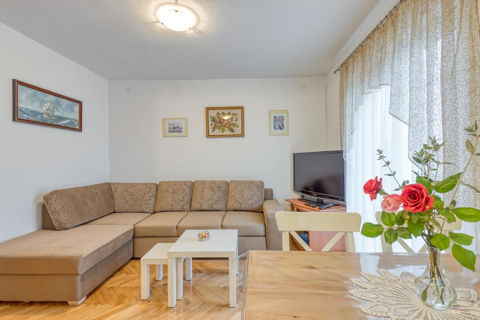 Apartment Ana Coki