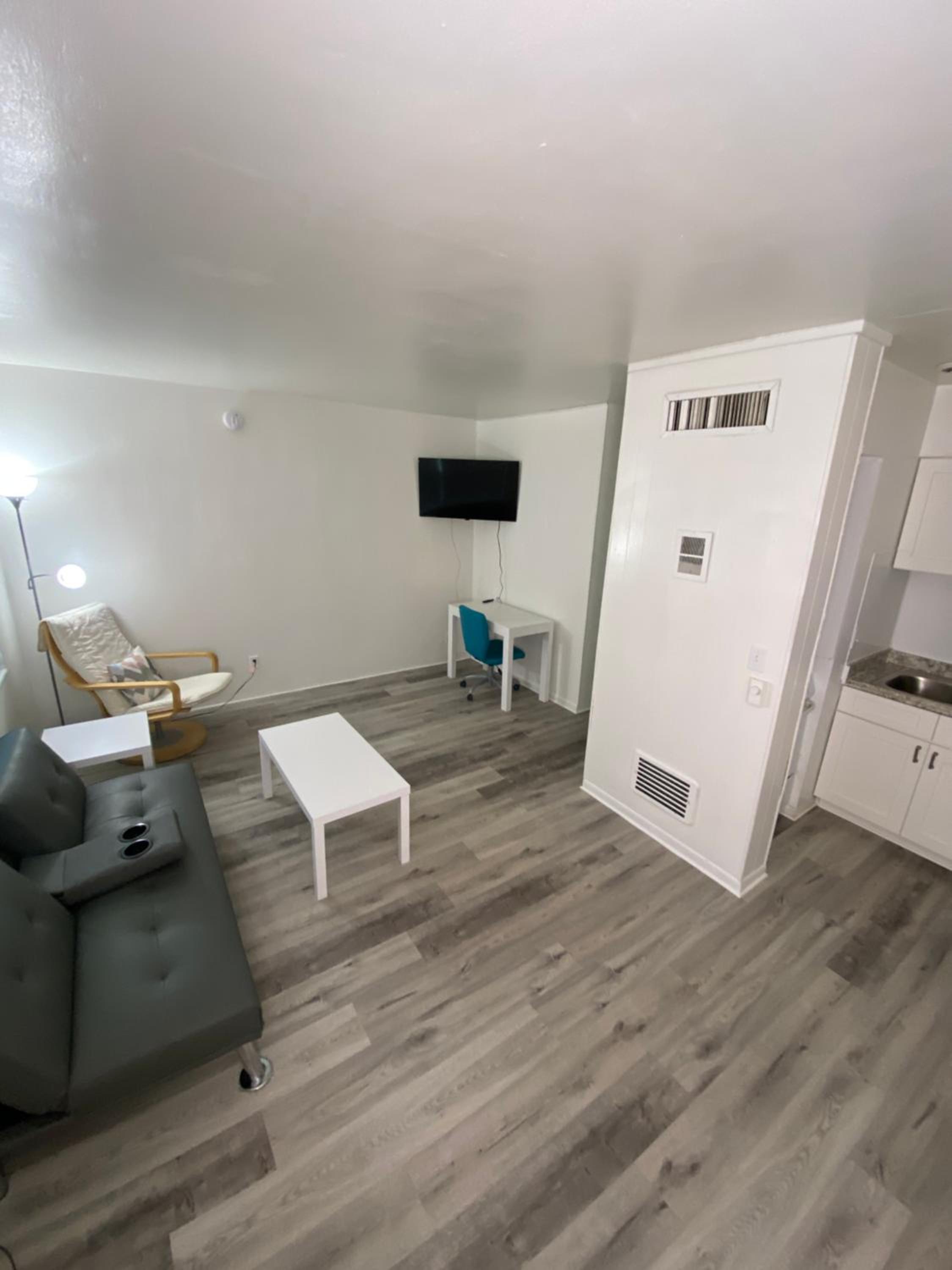 Uptown Inn & Suites view 3