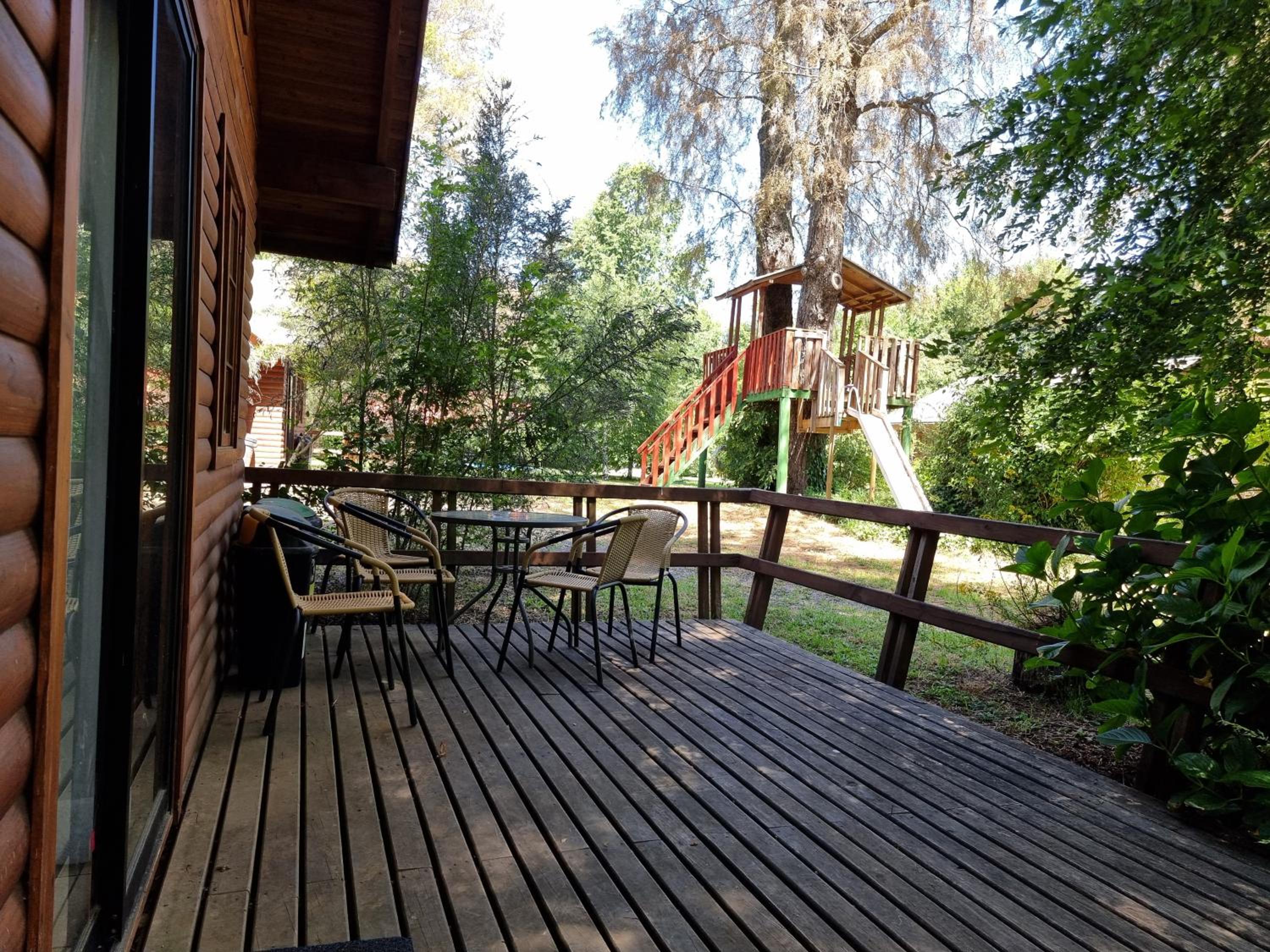 La Casa del Árbol Villarrica Cabañas-Piscina-Tinajas