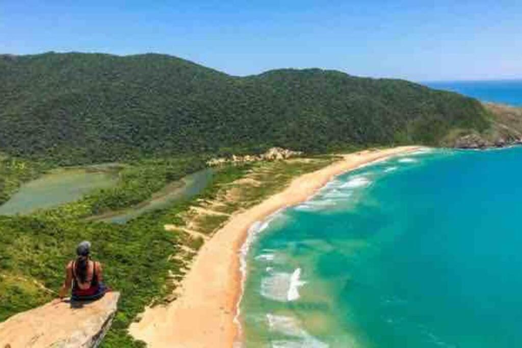Casa completa pertinho da praia da Armação
