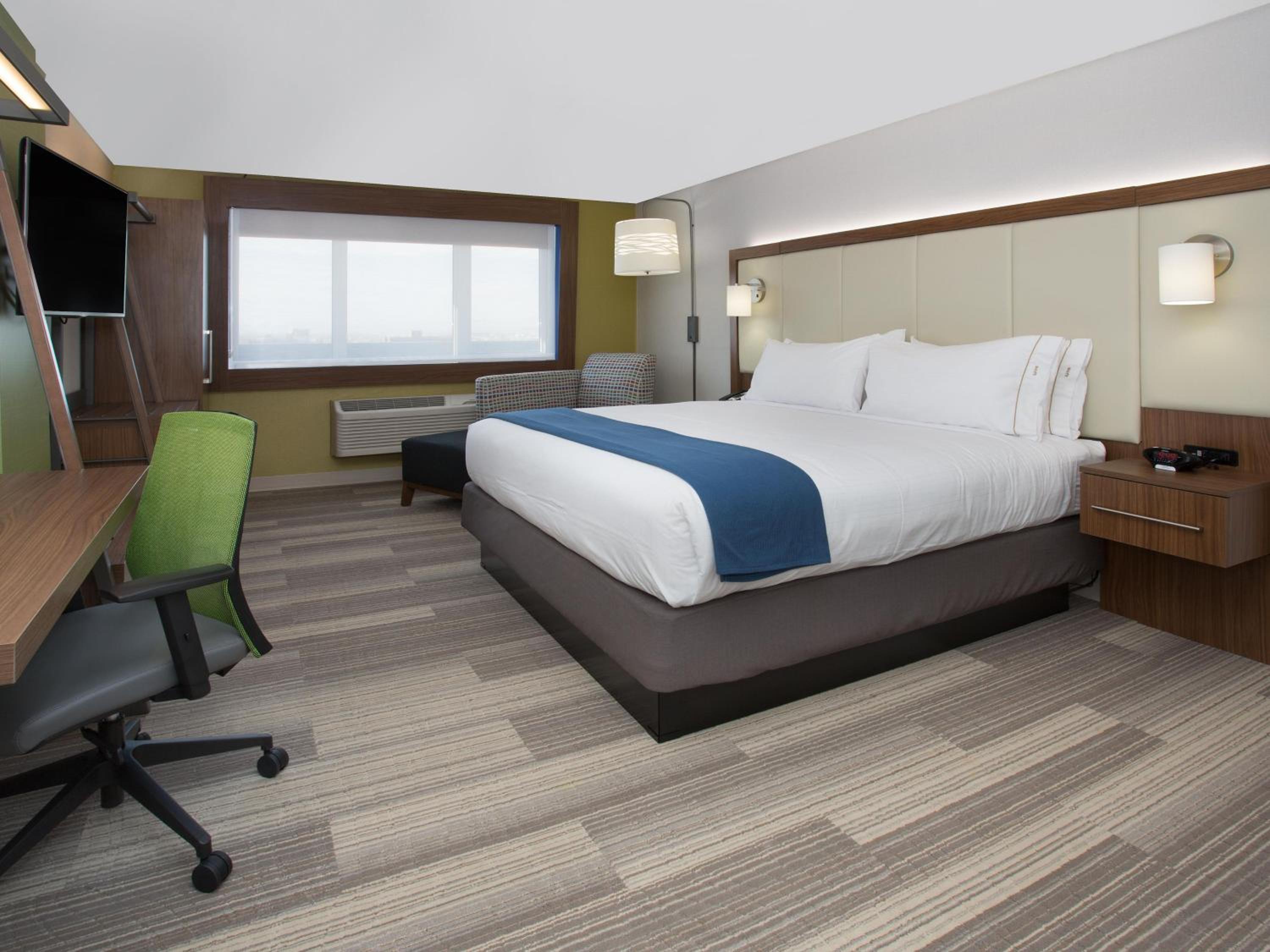 Holiday Inn Express Suites Chicago North Shore - Niles, an IHG Hotel - Property Image 20