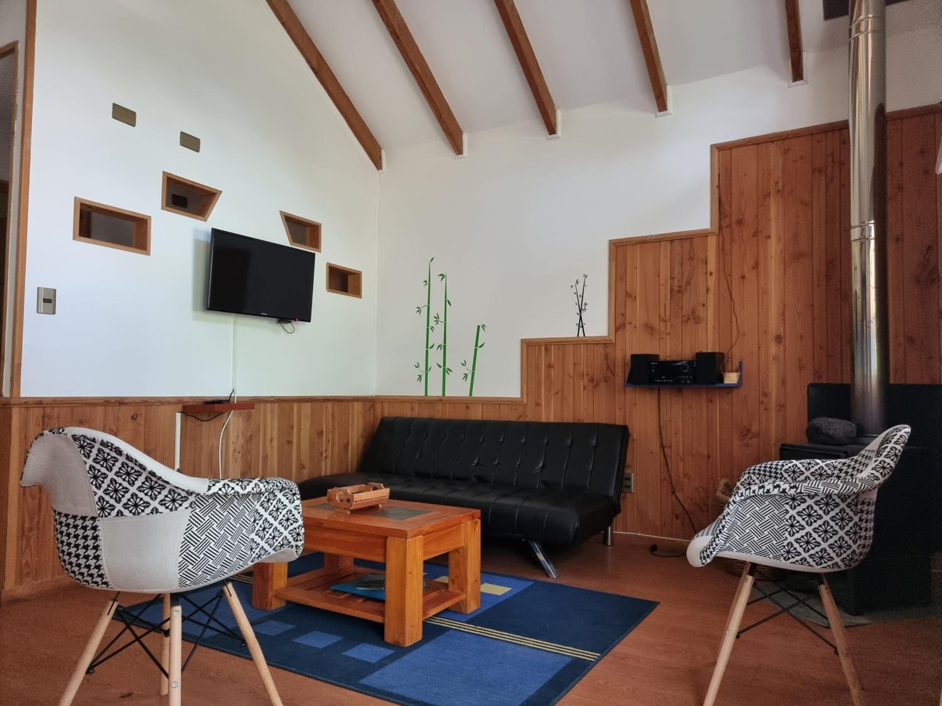 La Casa del Árbol Villarrica Cabañas-Piscina-Tinajas