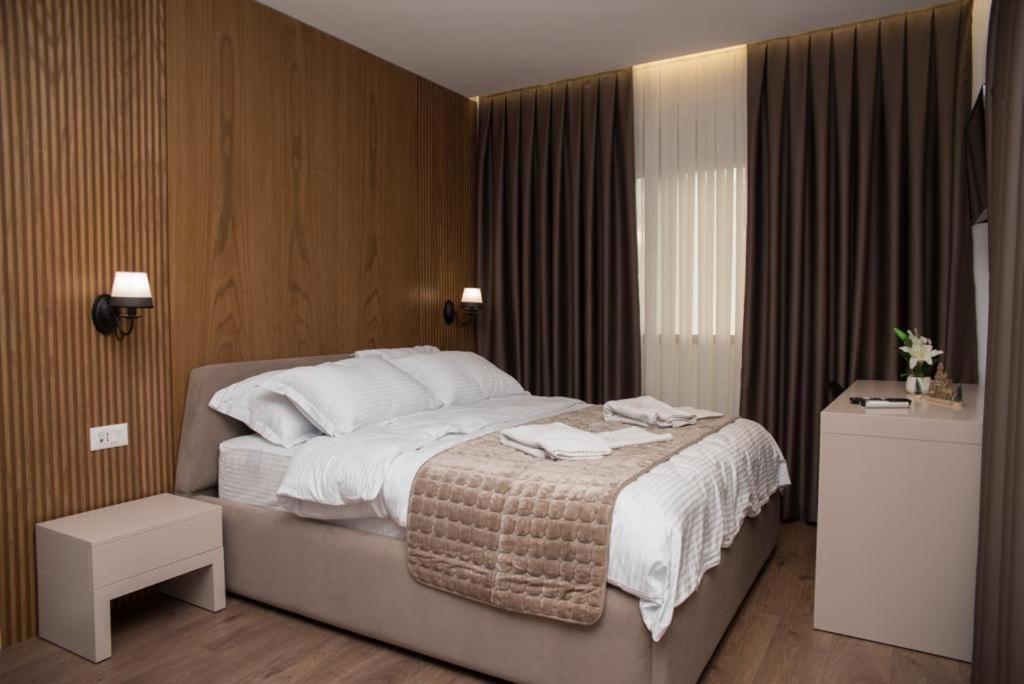 Hotel Vila Muslli - Image 1