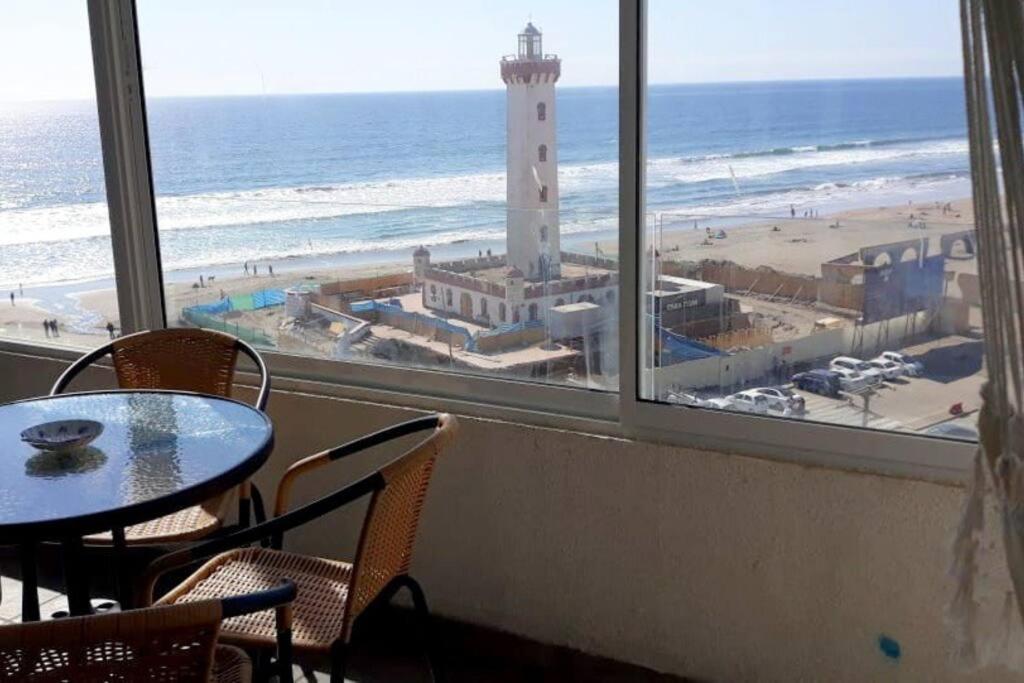 Depto. frente a la playa con hermosa vista al mar y faro La Serena